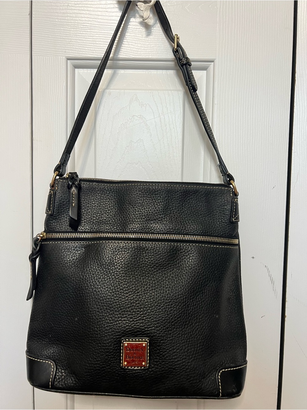 Dooney & Bourke Black Pebble Grain Leather Crossbody Bag Purse